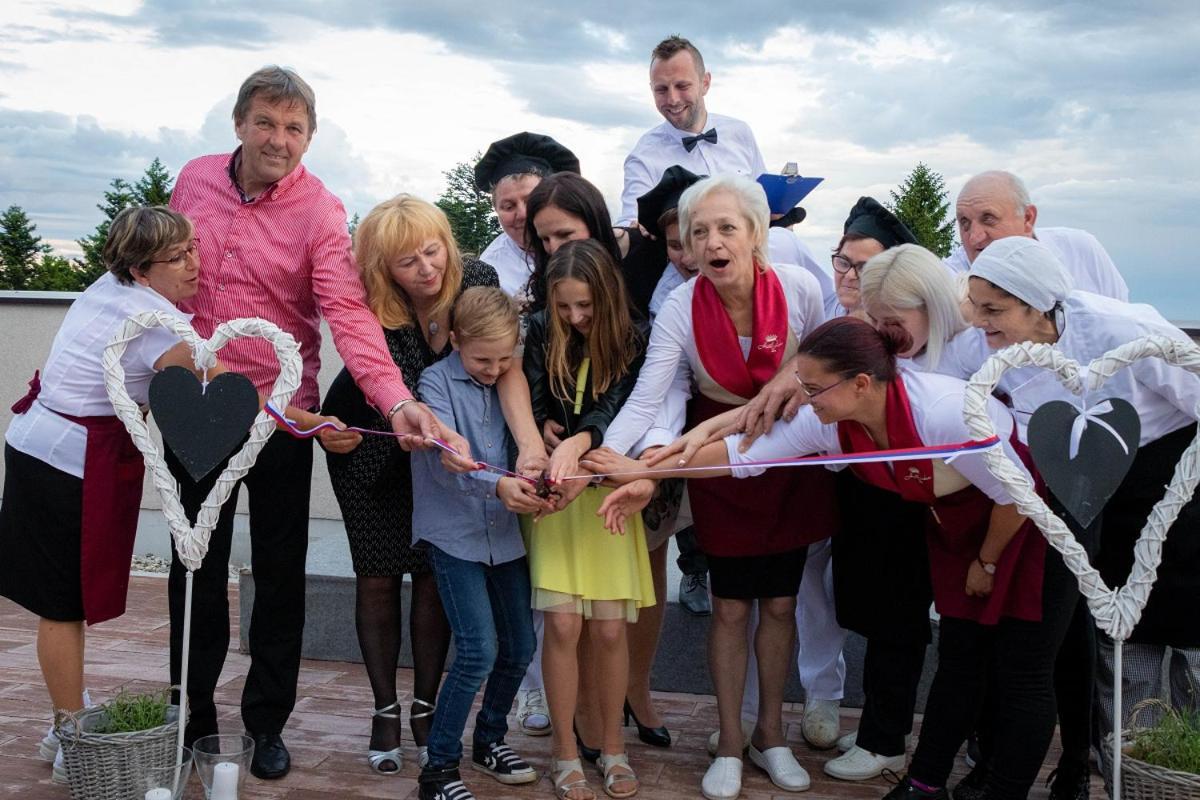 Hotel Jakec Trije Kralji Na Pohorju Zgornja Loznica Esterno foto